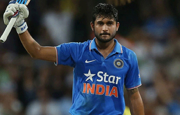 মনীশ পান্ডে: ভারতের ‘এ’ দলের অধিনায়ক ছিলেন তিনি। ব্যাটে ভরসার জায়গা হয়ে উঠেছিলেন তিনি রাহুল দ্রাবিড়ের দলে। ভারতীয় দলের ভঙ্গুর মিডল অর্ডারকে ভরসা দিতে পারেন কিনাসেটাই দেখার। ফের সুযোগ দেওয়া হল তাকে।