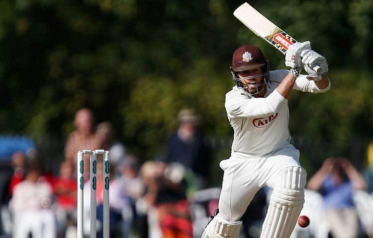 ১৯৫৬ সালে ম্যাচ চলছিল ল্যাঙ্কাশায়ার এবং লেস্টারশায়ারের। ল্যাঙ্কাশায়ার প্রথম ইনিংসে কোনো উইকেট না হারিয়ে তোলে ১৬৬ রান। এরপর দ্বিতীয় ইনিংসেও ৬৫ রানের টার্গেট কোনো উইকেট না হারিয়ে তুলে দেয় ল্যাঙ্কশায়ার। দুই ইনিংসে ল্যাঙ্কাশায়ার-এর কোনো উইকেট পড়েনি এবং তারা ম্যাচ জিতে যায়।