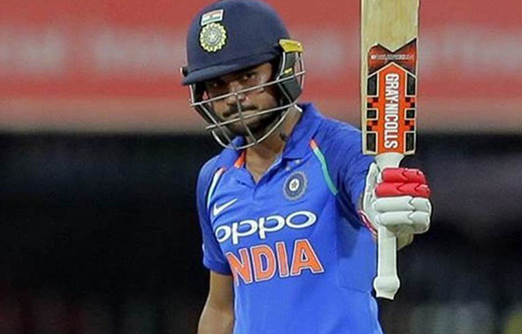 মণীশ পান্ডে: ভারতীয় এ দলের অধিনায়ক হিসেবে ভালো খেললেও তার ঝলক এখনও এই সিরিজে দেখা যায়নি। ফর্মে থাকা শ্রেয়াস আইয়ারও বসে রয়েছেন ড্রেসিং রুমে। তাই নিজের জায়গা খুব শীঘ্রই পাকা করতে হবে মণীশকে।