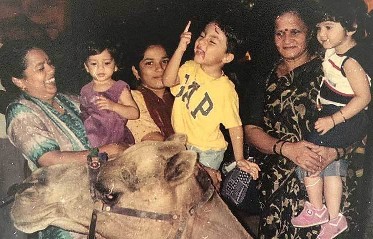 শাহরুখের ছেলে আরিয়ান খানও বেশ মিষ্টি ছিলো ছোটবেলায়।