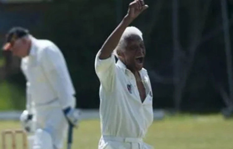 ক্যারিবিয়ান এই ফাস্ট বোলার দাবি করেছেন, ইতিমধ্যেই তিনি নাকি দুই লাখ ক্রিকেট ম্যাচ খেলে ফেলেছেন। তার আরও দাবি, তিনি নিয়েছেন সাত হাজারের বেশি উইকেট।