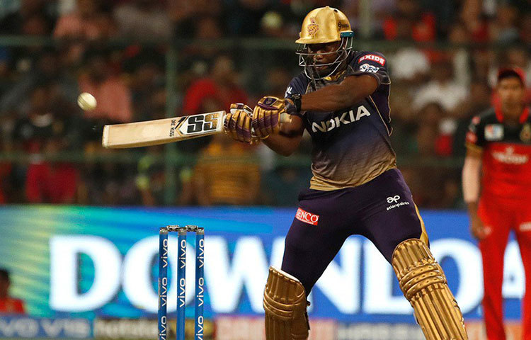 রাসেলের জীবন যে বর্ণময়, এতে কোনো সন্দেহ নেই। তবে ছোটবেলায় বেশ দরিদ্রই ছিলেন তারা। মা ছিলেন স্কুল শিক্ষক। তার মায়ের সামন্য আয়ে চলতো তাদের সংসার।