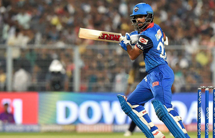 বলতেই হবে, শিখর ধাওয়নের কথা। যেভাবে শুরু থেকে আক্রমণাত্মক ভঙ্গিতে ব্যাট করলেন, তাতে কেকেআরের স্বপ্ন ভেঙে যাওয়াই স্বাভাবিক।