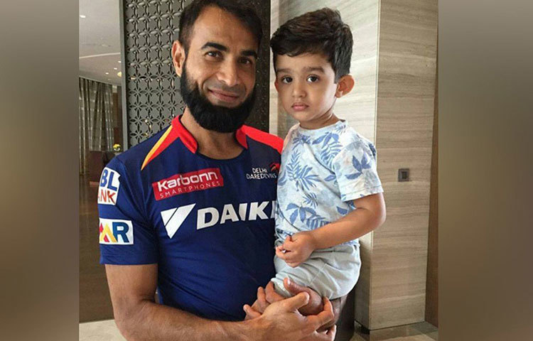 কিন্তু সুমাইয়া প্রেমে পড়ে গেলেন ইমরানের। ধর্ম আলাদা, আলাদা দেশ। দেশ ছাড়তে নারাজ ছিলেন জেদী সুমাইয়া। তাই ইমরান বেছে নিলেন অন্য পথ।