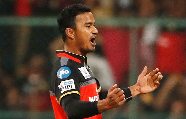 বোলিং অলরাউন্ডার হিসেবে দলে আসতে পারেন পবন নেগি। এতদিন পর্যন্ত ব্যাক-আপ স্পিনার হয়ে তাকে ব্যবহার করলেও ম্যাচের গুরুত্বপূর্ণ মুহূর্তে কাজে আসতে পারেন তিনি। বোলিং ছাড়াও তার ফিল্ডিং ও ব্যাটিংয়ের জন্য প্রথম একাদশের তাকে রাখার কথা ভাবতে পারেন কোহলি।