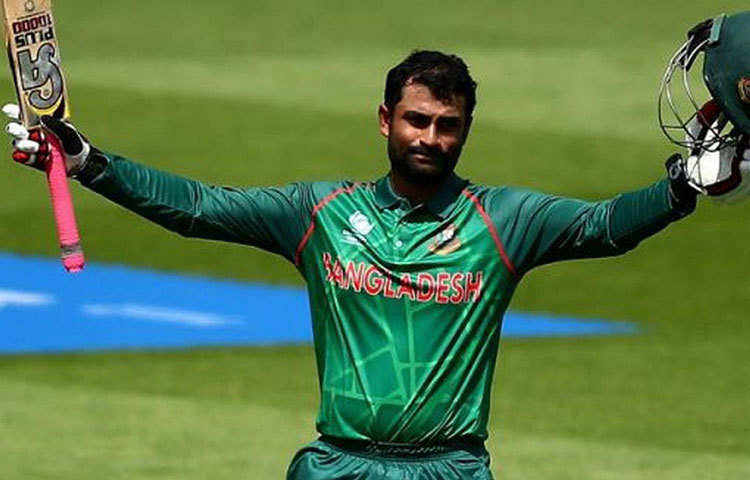 তামিম ইকবাল: যতবারই বড় স্কোর করেছেন তিনি, ততবারই জিতেছে বাংলাদেশ। ২০১৭ সালের চ্যাম্পিয়নস ট্রফিতেও দুরন্ত পারফরম্যান্স ছিল তামিমের। বাংলাদেশের বড় ভরসা তিনি। দলের ‘এক্স ফ্যাক্টর’ বললে ভুল কিছু হবে না।