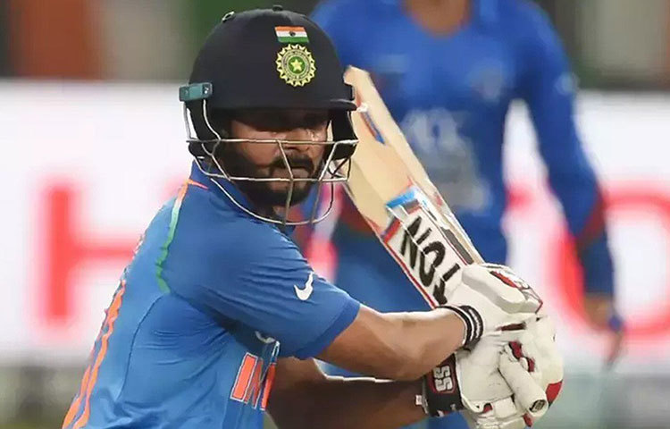 সারা বিশ্বের ক্রিকেটারদের মধ্যে তিনি এই মুহূর্তে সবচেয়ে ফিট, এটা বললে ভুল হবে না। তবে ৪০-এর দিকে এগোচ্ছেন মাহি, তাই ২০১৯ সালের বিশ্বকাপটাই ধোনির শেষ বিশ্বকাপ হতে চলেছে বলে মনে করা হচ্ছে।