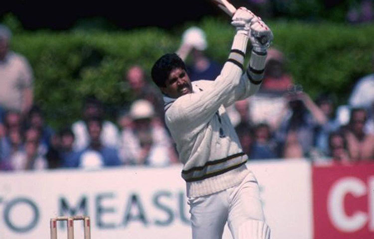 কপিল দেব থাকবেন সাত নম্বরে। ১৯৮৩ সালে ভারতের প্রথমবার বিশ্বকাপজয়ের ক্যাপ্টেন হরিয়ানা হ্যারিকেন। তার নেতৃত্বের গুণেই জয় এসেছিল ভারতের। সর্বকালের সেরা অলরাউন্ডারদের মধ্যে তিনি একজন। ১৯৮৩ সালে জিম্বাবুয়ের বিরুদ্ধে ১৭৫ রান মনে রাখবেন ক্রিকেটপ্রেমীরা। তিনিই ক্যাপ্টেন এই দলের।