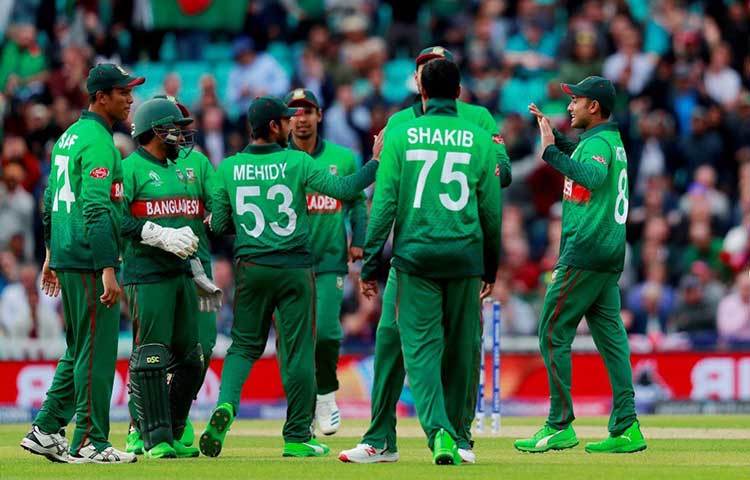 বাংলাদেশ: এবারের বিশ্বকাপে নতুনভাবে ফিরে এসে ক্রিকেট বিশ্বকে চমকে দিয়েছে শাকিব, মুশফিকুরের বাংলাদেশ। তবে টাইগাররাও এই বিশ্বকাপে ৪টি ক্যাচ মিস করেছেন।