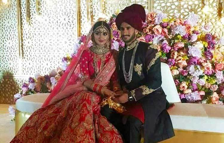 এর আগে ভারতের টেনিস তারকা সানিয়া মির্জাকে বিয়ে করেন পাকিস্তানি ক্রিকেটার শোয়েব মালিক। তিনি ছাড়াও ভারতীয় অভিনেত্রী রিনা রয়কে বিয়ে করেন পাকিস্তানের ক্রিকেটার মহসিন খান। সেই তালিকায় যুক্ত হলেন আরেক ক্রিকেটার হাসান আলি।