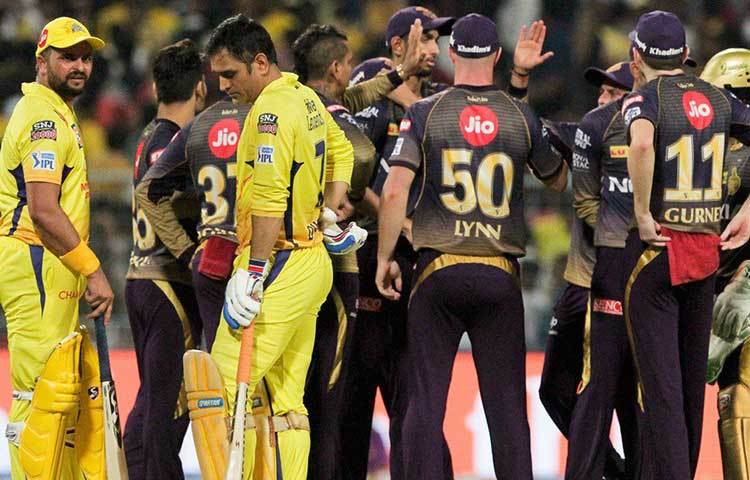 অধিনায়ক হিসেবে দীনেশ কার্তিক শেষ কয়েকটা ম্যাচে একেবারেই ব্যর্থ। দল সাজাতে ভুল হয়ে যাচ্ছে।