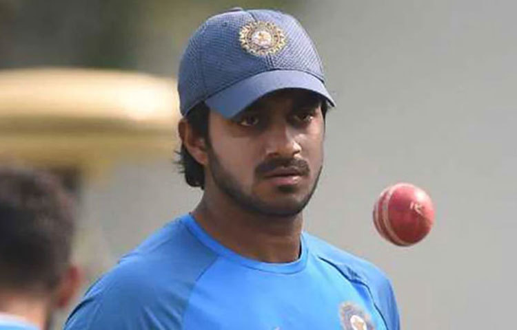 বিজয় শঙ্কর (অলরাউন্ডার)।