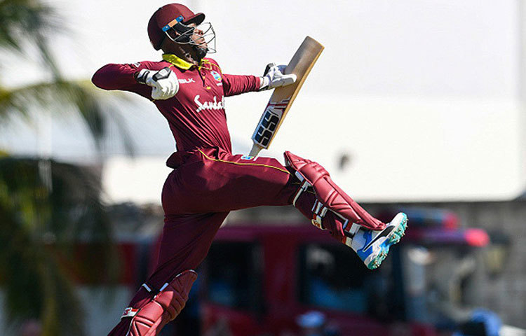 শিমরন হেটমায়ার: তরুণ বাঁহাতি ক্রিকেটারটিকে নিয়ে যথেষ্ট আশাবাদী ওয়েস্ট ইন্ডিজ। এখনও পর্যন্ত ২৫টি একদিনের ম্যাচ খেলা হেটমায়ারের গড় চল্লিশের বেশি।