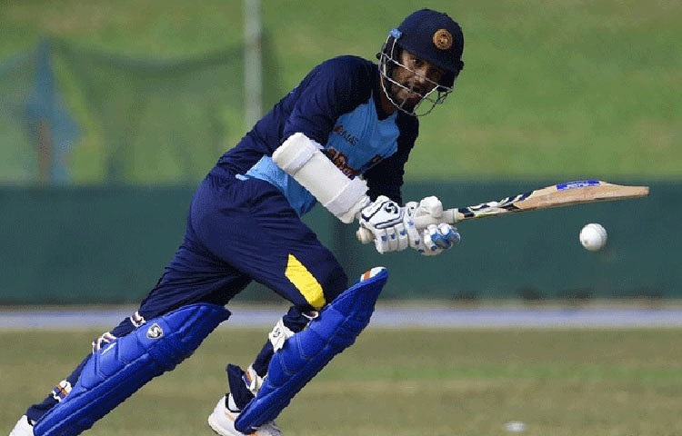 শ্রীলঙ্কা: দিমুথ করুনারত্নে