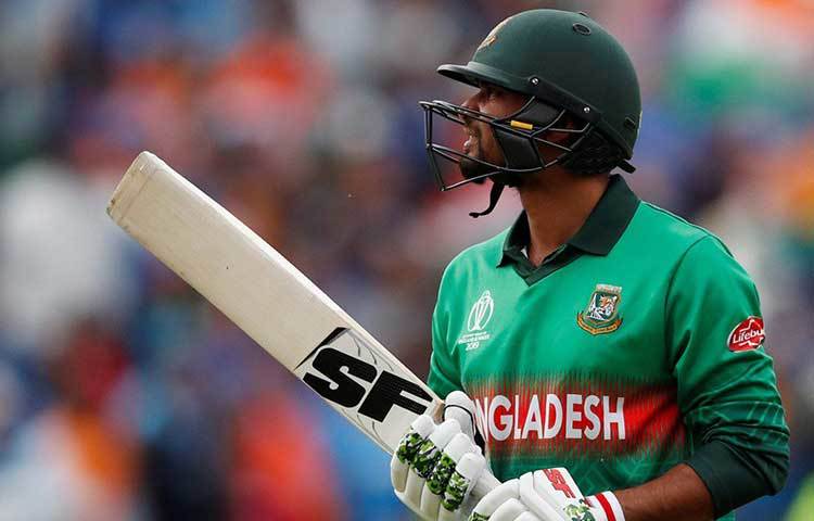 মাশরফির ব্যাট হাতে আরেকটু পরিণত ভূমিকা নেওয়া উচিত ছিল। সাইফুদ্দিন যেখানে এত ভালো খেলছিলেন, সেখানে তাকে স্ট্রাইক না দিয়ে ঠিক করেননি বাংলাদেশ ক্যাপ্টেন। তিনি তো জানতেন তার পর ব্যাট করতে আসবেন রুবেল আর মোস্তাফিজুর।