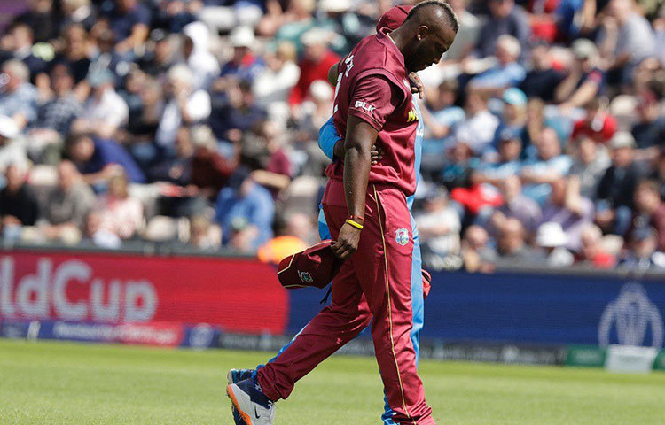 ব্যাট হাতে তিন ইনিংসে ৩৬ রান। আর বল হাতে চার ম্যাচে পাঁচটি উইকেট। চোট পেয়ে ফেরার আগে এই তার দলের হয়ে অবদান। টি-২০ আর একদিনের ক্রিকেটের মধ্যে যে বিশাল তফাত তার প্রমাণ বোধহয় এই ওয়েস্ট ইন্ডিজ টিম।