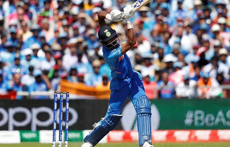 হার্দিক পাণ্ডে: এই মুহূর্তে ভারতীয় দলের অন্যতম ভরসা তিনি। তাকে বাদ দেয়া এই মুহূর্তে অসম্ভব। ব্যাট ও বল হাতে তার যে ফর্ম বিশ্বকাপে দেখা গিয়েছে, তার ঝলক আবার দেখতে চাইবেন ভারতীয় ক্রিকেটপ্রেমীরা।