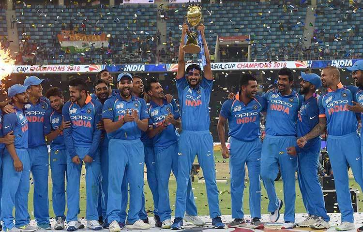 ইংল্যান্ডের কাছে বিধ্বস্ত হওয়ার পরেই এশিয়া কাপে দুরন্ত জয় পায় কোহলির ভারত। ফাইনালে শেষ বলে বাংলাদেশকে হারিয়ে জয় স্মরণীয় করে রাখে তারা।