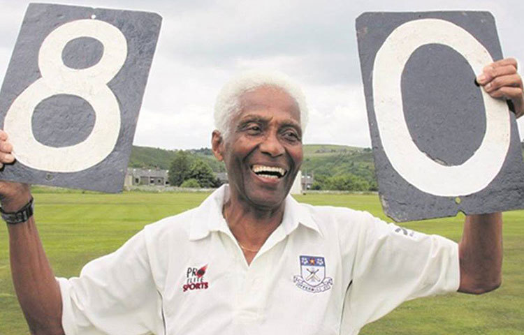 এই বয়স অবধি ক্রিকেট খেলার স্ট্যামিনা ধরে রাখতে কী করেছেন তিনি? সেসিলের দাবি, আর পাঁ জন যা খান, তার মেনুতেও থাকে মোটামুটি একই খাবার। কিন্তু তিনি নাকি বিয়ার ছাড়া কিছুই পান করেন না। বসে থেকে অলস জীবন কাটানো একদম না পছন্দ তার।