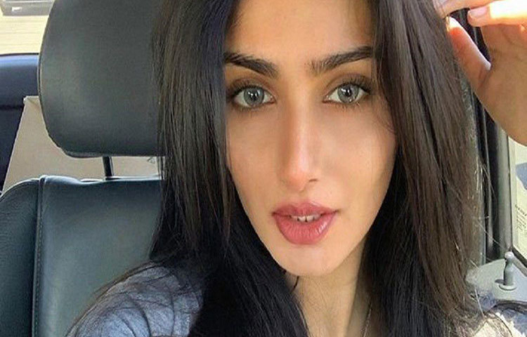 পাত্রীর নাম শামিয়া আরজু। শামিয়া বর্তমানে দুবাইতে কাজ করেন একটি বেসরকারি বিমান সংস্থার ইঞ্জিনিয়ার হিসেবে।