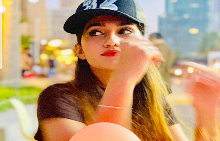 শামিয়ার জন্ম হরিয়ানার চান্দেনি গ্রামে ১৫ সেপ্টেম্বর ১৯৯৫ সালে জন্মগ্রহণ করেন। তিনি বি.টেক ইঞ্জিনিয়ারিং পাশ করেছেন।