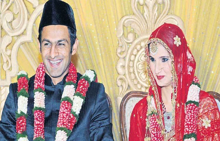 কিছুদিন আগেই ভারতের টেনিস তারকা সানিয়া মির্জাকে বিয়ে করেন পাকিস্তানি ক্রিকেটার শোয়েব মালিক। তিনি ছাড়াও ভারতীয় অভিনেত্রী রিনা রয়কে বিয়ে করেন পাকিস্তানের ক্রিকেটার মহসিন খান।