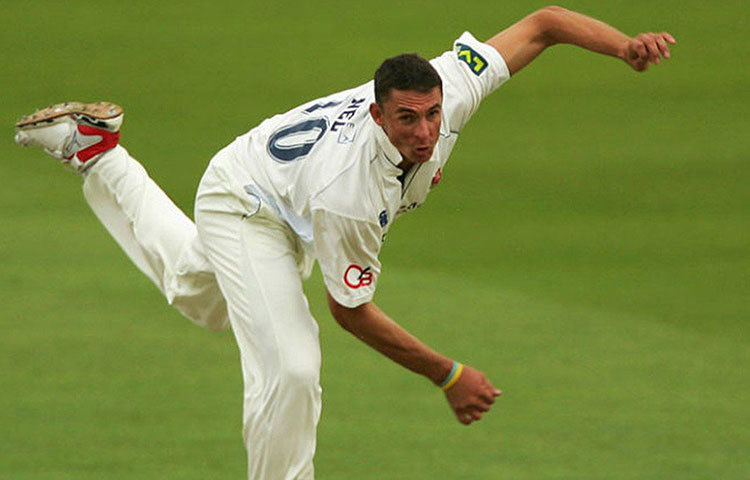 আন্দ্রে নেল: মুম্বই ইন্ডিয়ানসের হয়ে আইপিএল ডেবিউ করেন তিনি। বীরেন্দ্র সেহবাগ তাকে রান আউট করেন। একটিও বল খেলতে পারেননি তিনি। বল হাতে ৩ ওভারে ৩১ রান দেন তিনি। ইকনমি রেট ১০.৩৩। গৌতম গম্ভীরকে সে ম্যাচে আউট করেন তিনি। তবে আর আইপিএলে দেখা যায়নি এই প্রোটিয়া পেসারকে।