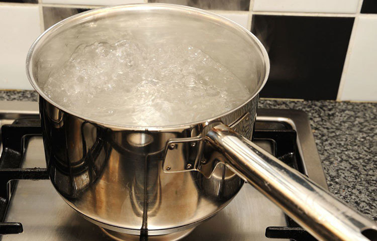 চিকিৎসকদের মতে, ডায়রিয়া আক্রমণ আপনার স্থানীয় এলাকায় হলে নিয়ম করে ট্যাঙ্ক পরিষ্কার করান। পানি ফুটিয়ে তাতে জিওলিন ফেলে খান। ফিল্টার করা পানিতেও জিওলিন ফেলে খেতে পারেন।