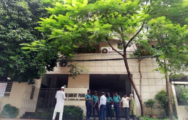 এরশাদের প্রেসিডেন্ট পার্কের সামনে সবুজের সমারোহ। ছবি: মাহবুব আলম