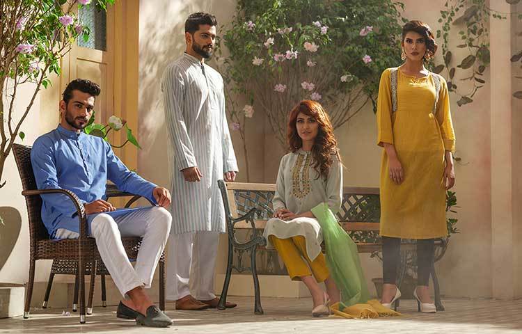 ঈদ কালেকশন নিয়ে টুয়েলভ ক্লদিংয়ের সিইও ফাহমিদ ইসলাম বলেন, ঈদ মানেই নিত্যনতুন পোশাকের সম্ভার। স্টাইলিশ ফ্যাশনেবল তরুণ-তরুণীদের কথা মাথায় রেখে আমরা সবসময় বেচিত্র্যময় পোশাক তৈরি করি। এবারও টুয়েলভ কালেকশনে পাওয়া যাবে চমৎকার সব ফ্যাশনেবল পোশাক।