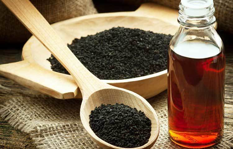 শুধু কালোজিরেই নয়, এর তেলও শারীরিক নানা সমস্যা সমাধানে কাজে আসে। ক্রনিক মাথা যন্ত্রণা মাইগ্রেনের সমস্যা থাকলে কালোজিরার তেল কপালে মালিশ করলে আরাম পাওয়া যায়।