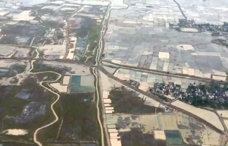 পুরী ও চিলিকা লেকের মধ্যেকার অংশের অবস্থায় সবচেয়ে খারাপ। সেখানে বিস্তীর্ণ এলাকা জলে ভরে গিয়েছে।