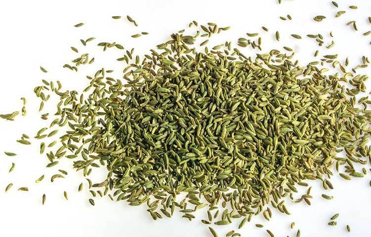 খাওয়াদাওয়ার পর মুখশুদ্ধি হিসেবে মৌরি খান অনেকেই। কেবল মশলার ঘ্রাণে মৌরি এগিয়ে এমনই নয়, গ্যাসের সমস্যা সমাধানেও এই মশলা বিশেষ কার্যকর। সারারাত মৌরি ভিজিয়ে রাখুন জলে। খাওয়াদাওয়ার মিনিট দশেক পর সেই পানি ছেঁকে খান।