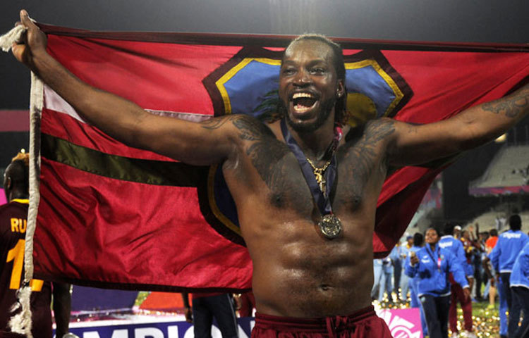 যদিও গত মাসে তিনি বলেছিলেন, বিশ্বকাপ শেষ হলেই অবসর ঘোষণা করে দেবেন। তবে তিনি নিজের সিদ্ধান্ত বদলেছেন। বিশ্বকাপের পর আরও একটি সিরিজ খেলে অবসরে যেতে চান তিনি।