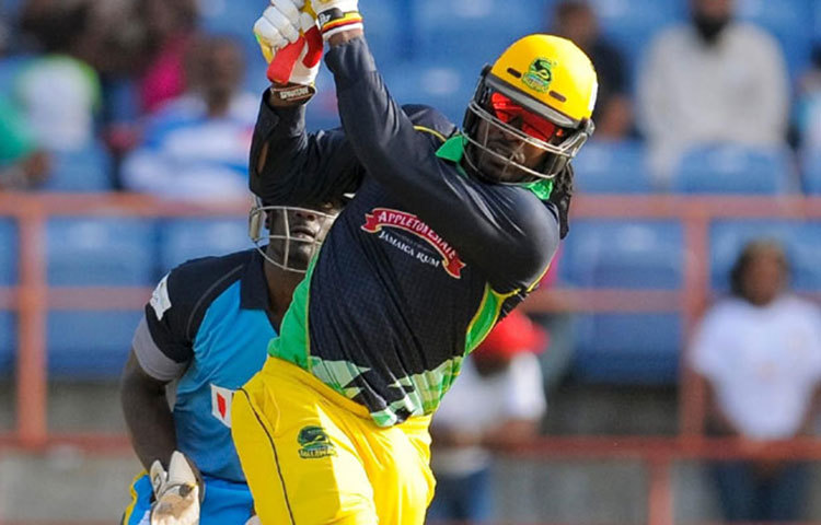 ২০১৩ ও ২০১৬ সালে ক্যারিবিয়ান প্রিমিয়র লিগ চ্যাম্পিয়ন হয়েছিল জামাইকা টালাওয়াস। এই দুই মৌসুমে গেইল তাদের হয়ে খেলেছিলেন। এরপরই ক্যারিবিয়ান দৈত্য সেন্ট কিটসে যোগ দেন।