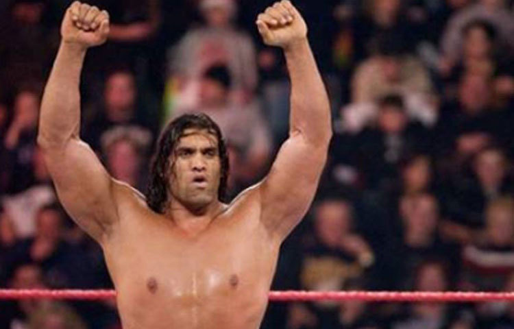 খালিরা সাত ভাইবোন। ছোটবেলায় খালি অ্যাক্রোমেগালি নামে এক দুর্লভ রোগের শিকার হন। তারপর থেকেই তার চেহারায় পরিবর্তন আসতে শুরু করে। এই রোগের বিশেষত্ব হল, দেহের আকৃতি বিশাল হয়। মুখ লম্বাকৃতি হয়।