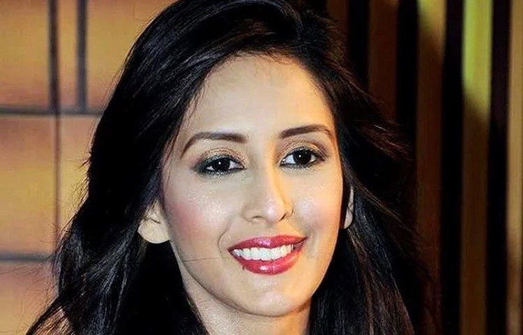 চাহত খন্নার সঙ্গে পাঁচ বছরের প্রেমের পর বিয়ের সিদ্ধান্ত নিয়েছিলেন ভরত নরসিঙ্ঘানি। ২০০৭ সালে বিয়ের মাত্র আট মাসের মাথায় বিচ্ছেদের সিদ্ধান্ত নেন তারা।