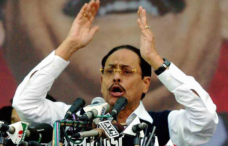 ২০১৪ সালের ৫ জানুয়ারির জাতীয় নির্বাচনে সংসদে প্রধান বিরোধী দল হিসেবে আত্মপ্রকাশ করে জাতীয় পার্টি। তার স্ত্রী রওশন এরশাদ প্রধান বিরোধীদলীয় নেতা হন। গত ৩০ ডিসেম্বর একাদশ জাতীয় সংসদ নির্বাচনে নিরঙ্কুশ জয়ের পর টানা তৃতীয়বারের মতো সরকার গঠন করে আওয়ামী লীগ।