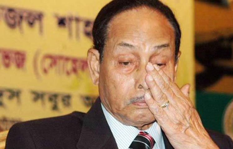 ১৯৯০ সালে ব্যাপক গণ-আন্দোলনের মুখে ক্ষমতাচ্যুত হওয়ার পর জেলও খাটতে হয় তাকে।