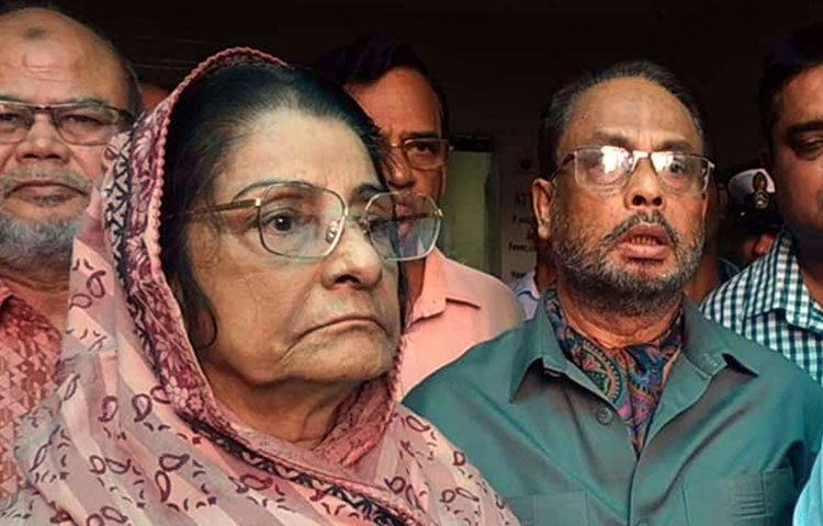 এরশাদ দেশে উপজেলা পদ্ধতি চালু করেন এবং ১৯৮৫ সালে প্রথম উপজেলা পরিষদের নির্বাচন অনুষ্ঠিত হয়। ১৯৮৬ সালে তিনি জাতীয় পার্টি প্রতিষ্ঠা করেন এবং এ দলের মনোনয়ন নিয়ে ১৯৮৬ সালে পাঁচ বছরের জন্য দেশের রাষ্ট্রপতি নির্বাচিত হন।