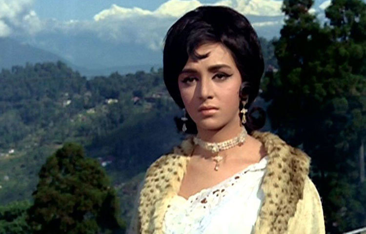 ‘হমরাজ’-এর পরে ভিমিকে আর একবারের জন্যেও ডাকেনি চোপড়া ব্যানার। সাধারণত তারা পছন্দের তারকাকে একাধিক ছবিতে সুযোগ দেন। ভিমি সম্বন্ধেও উচ্ছ্বসিত ছিলেন বি আর চোপড়া। কিন্তু কোনও এক রহস্যময় কারণে তারা ভিমিকে দ্বিতীয়বার সুযোগ দেননি।