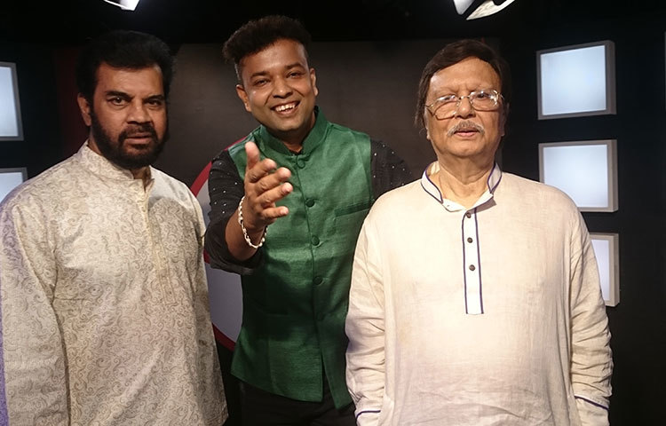 অনুষ্ঠান দুটি সম্পর্কে ইকবাল খন্দকার বলেন, সোনালি যুগের দুই অভিনেতা সোহেল রানা এবং ইলিয়াস কাঞ্চনকে ঘিরে দর্শকের আগ্রহ এখনও আকাশচুম্বি। ‘সেলিব্রিটি আড্ডা’ অনুষ্ঠানটি সবার আগ্রহ পূরণে দারুণভাবে সহায়তা করবে। আর ‘ঈদ গান আলাপন’ অনুষ্ঠানটিতে থাকছে জনপ্রিয় সব গান।