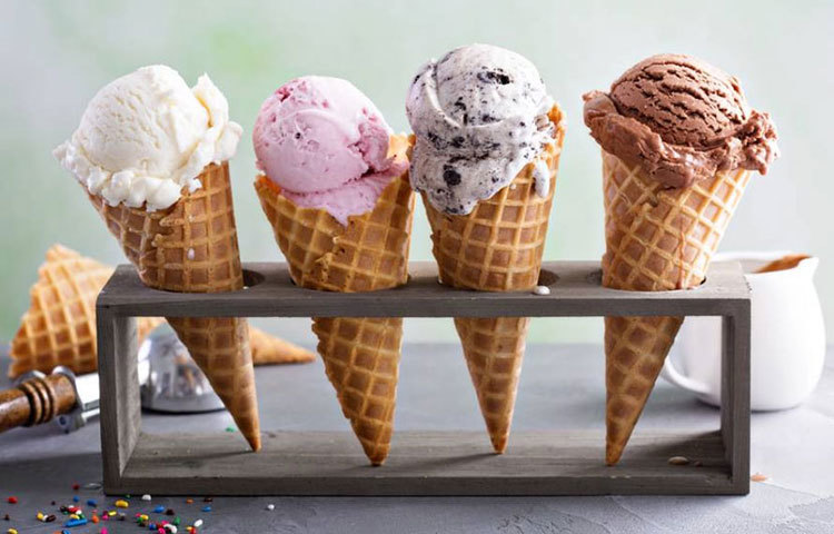 আইসক্রিমে রয়েছে ভিটামিন-এ, বি-৬, বি-১২, সি, ডি এবং ভিটামিন-ই। তাই শরীরে ভিটামিনের ঘাটতি মেটাতে আইসক্রিম অত্যন্ত সুস্বাদু একটি বিকল্প।