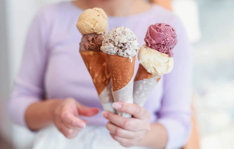 আইসক্রিমে রয়েছে প্রচুর পরিমাণে প্রোটিন, ফ্যাট আর কার্বোহাইড্রেট থাকে যা শরীরে এনার্জি বাড়াতে সাহায্য করে।