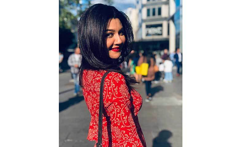 সম্মুখে ছুটছেন জয়া। ভবিষ্যৎকে জয় করাই যেন তার লক্ষ্য। ছবি: ইনস্টাগ্রাম