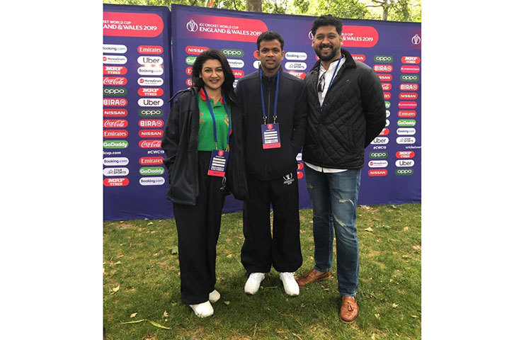 জয়া ফেসবুকে ছবি পোস্ট করে লিখেছেন- ‘বিশ্বকাপের আসরে দেশের প্রতিনিধিত্ব করতে পেরে উত্তেজনা অনুভব করছি।’