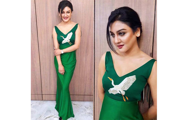 জয়ার সৌন্দর্য, ফিগার আর অসাধারণ অভিনয় দক্ষতা শুধু ভক্ত-দর্শকদের কাছেই নয়; চলচ্চিত্র, অভিনয় ও গানের জগতের সবার কাছেও ঈর্ষণীয়। ছবি: ইনস্টাগ্রাম