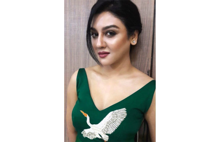 রূপ সৌন্দর্য ধরে রাখার জন্য জয়া নিয়মিত ব্যায়াম করেন। ছবি: ইনস্টাগ্রাম