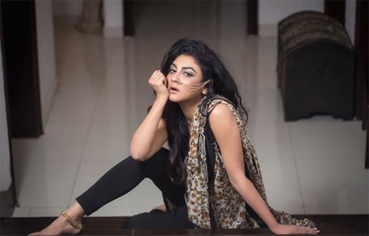 চেহারায় তারুণ্য ধরে রাখার জন্য অনেকেই বলছেন, জয়ার দিন দিন বয়স কমছে! ছবি: ইনস্টাগ্রাম