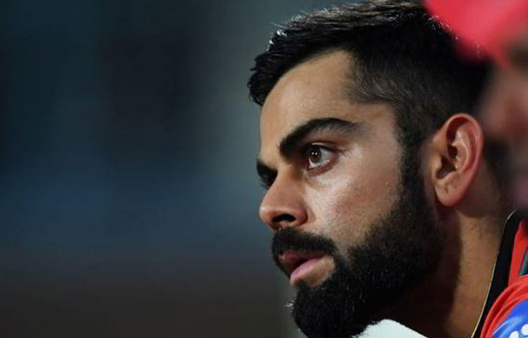 স্লো ওভার-রেট এর জন্য বিরাটকে জরিমানা করা হয়েছে। চলতি আইপিএলে তৃতীয় ক্যাপ্টেন হিসাবে স্লো ওভার-রেট এর জন্য জরিমানা হল কোহলির।